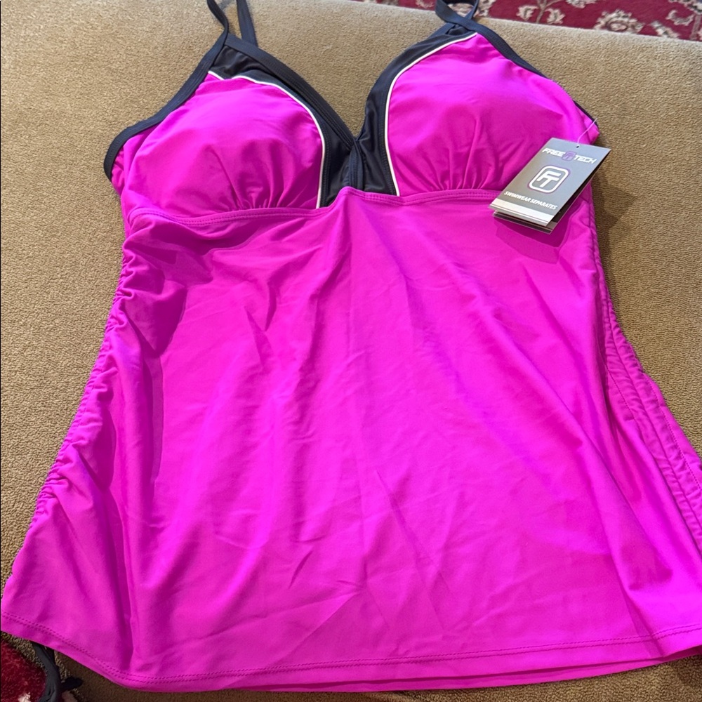 NWT-FREE TECH-Adjustable Side Tankini Swimwear Top 1X (TD)